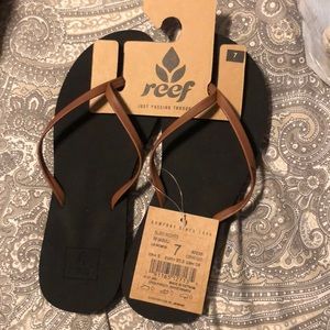 Black Reef Sandals